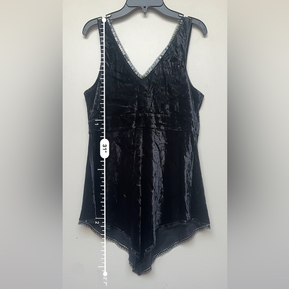 Express Black Velvet Beaded Handkerchief Hem Sleeveless Top Size Small - Picture 11 of 11